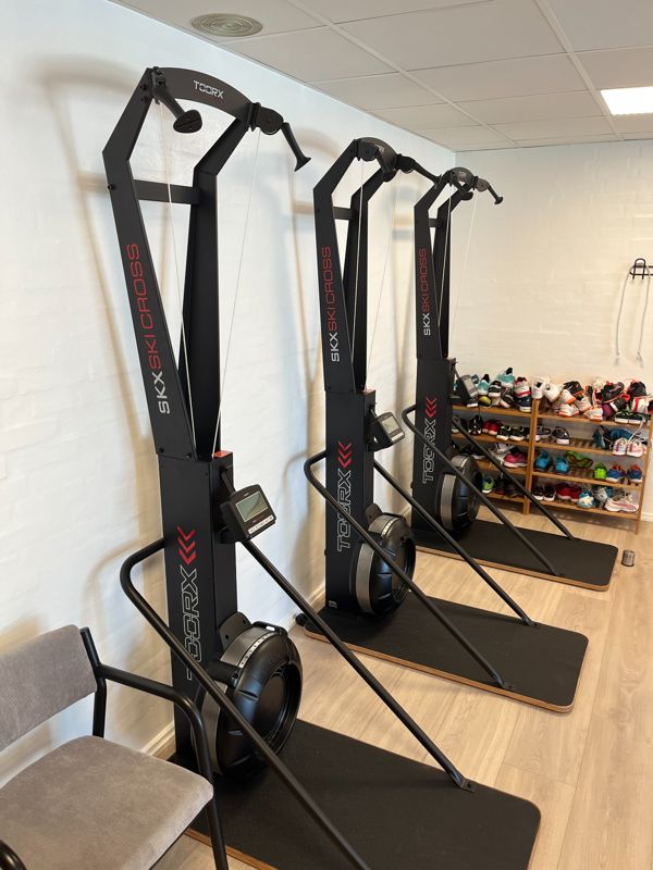 Ski Cross-maskiner fra Toorx Professional i Bannerslund Hallens fitnessrum