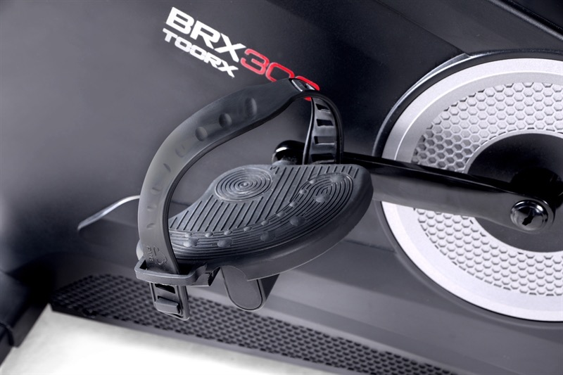 Nærbillede af pedalen til BRX 300 motionscyklen fra TOORX
