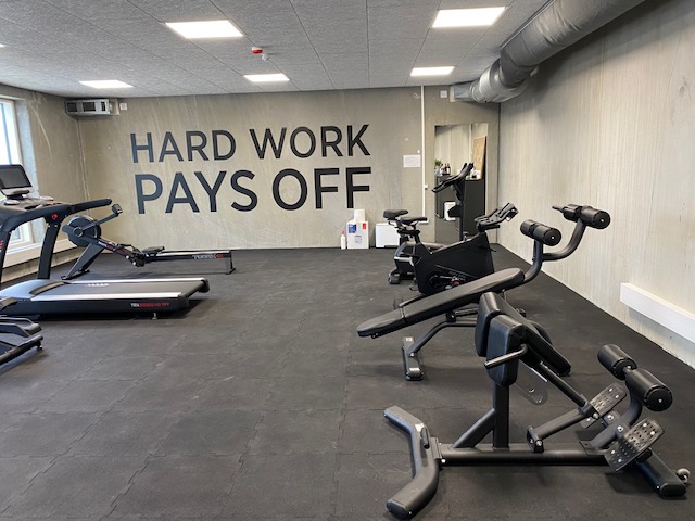 Sportsgroup Danmark medarbejder-gym indrettet af Fitnessshoppen med Toorx Professional udstyr