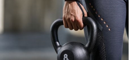 Funktionel træning hjemme – 10 øvelser med få redskaber